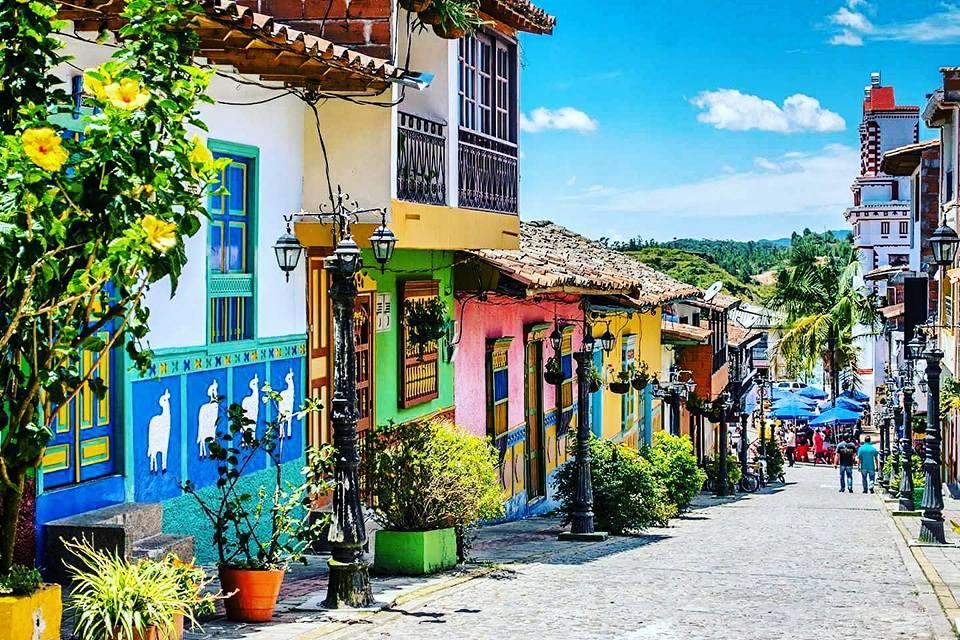 Apartaestudios Los Girasoles Guatape Exterior photo