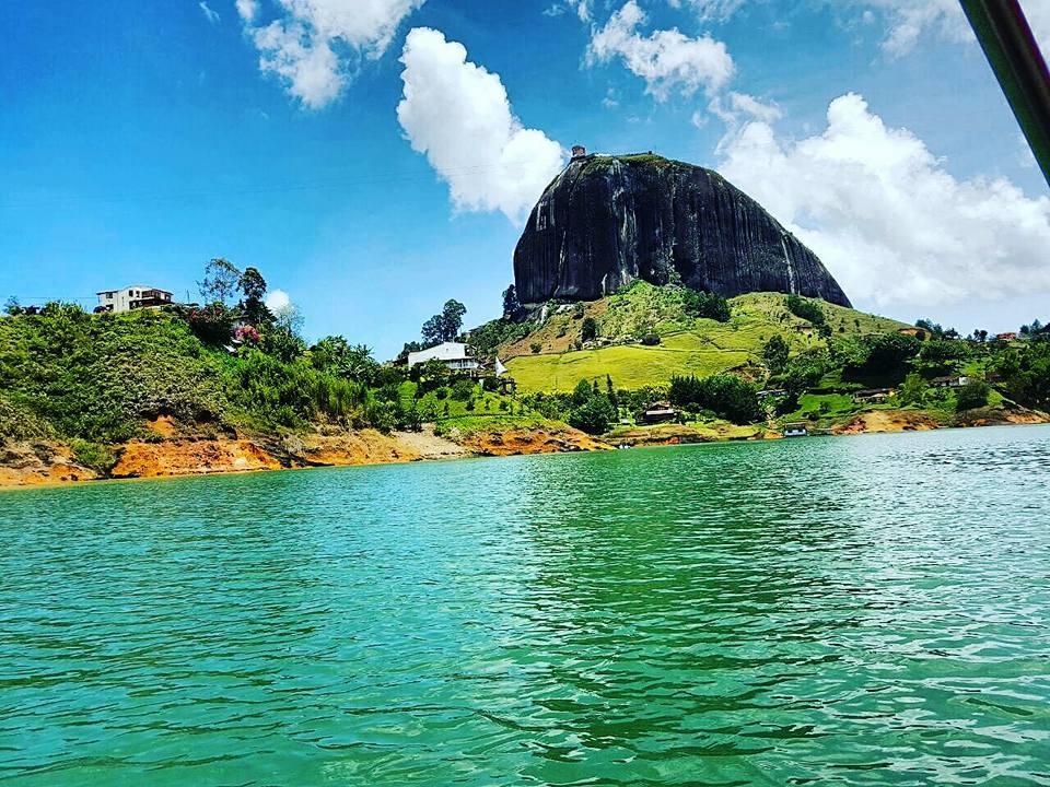 Apartaestudios Los Girasoles Guatape Exterior photo