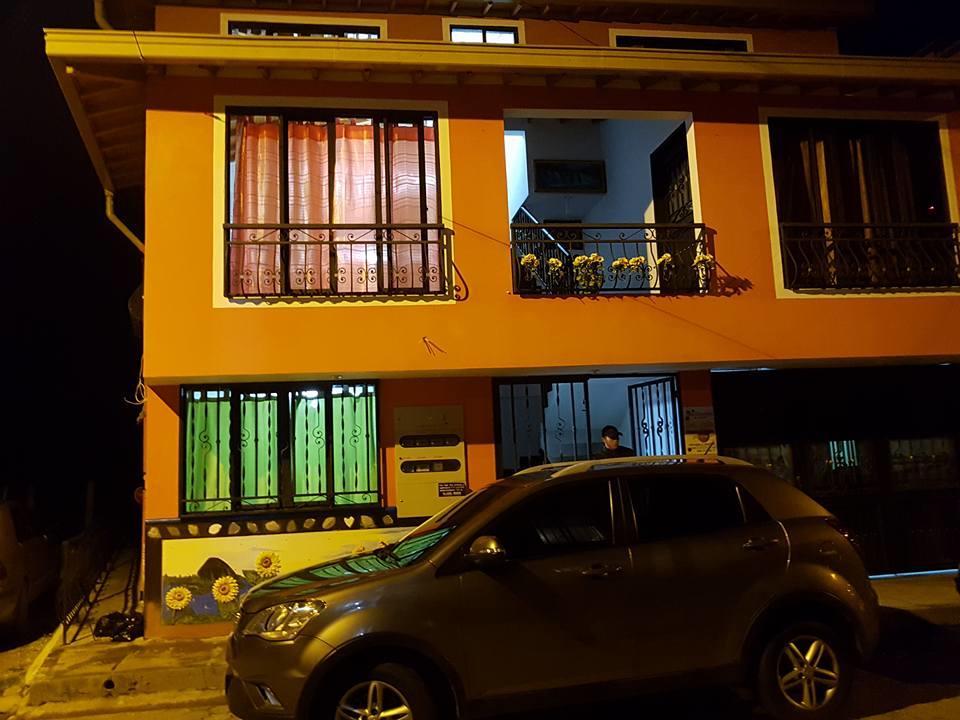 Apartaestudios Los Girasoles Guatape Exterior photo