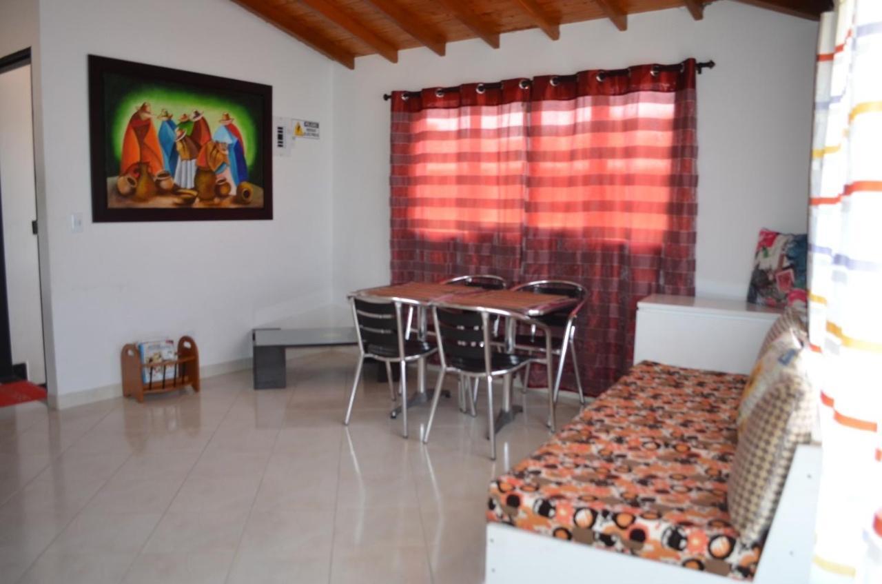 Apartaestudios Los Girasoles Guatape Exterior photo